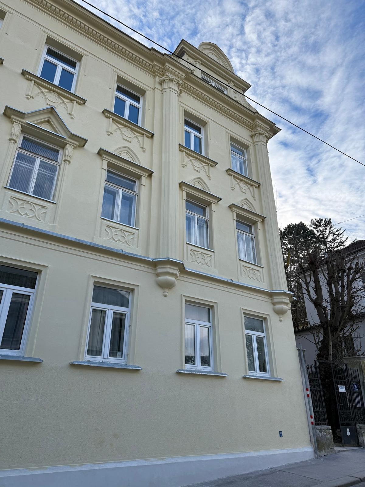 Eckansicht der Fassade nach der Sanierung